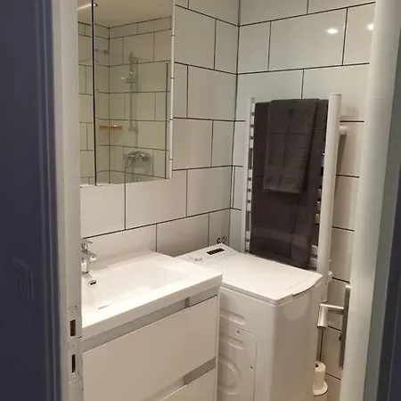 Petit Coin Ensoleille בוסוליי